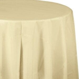 Plastic Tablecover, Octy Round, 82", Ivory, 1 Ct