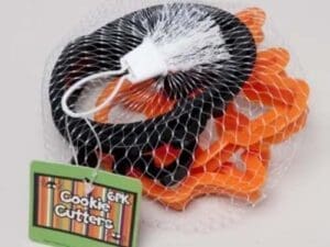 COOKIE CUTTERS 6PK HALLOWEEN PLSTC MESH BAG 12PC MDSG STRIP, Case Pack of 48