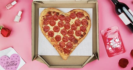 heart pizza